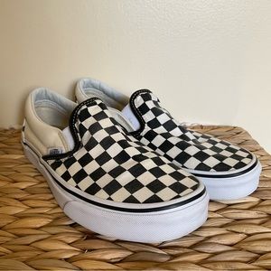 Vans Checkerboard Slip on Skate Shoe Black/Off White Women’s 7